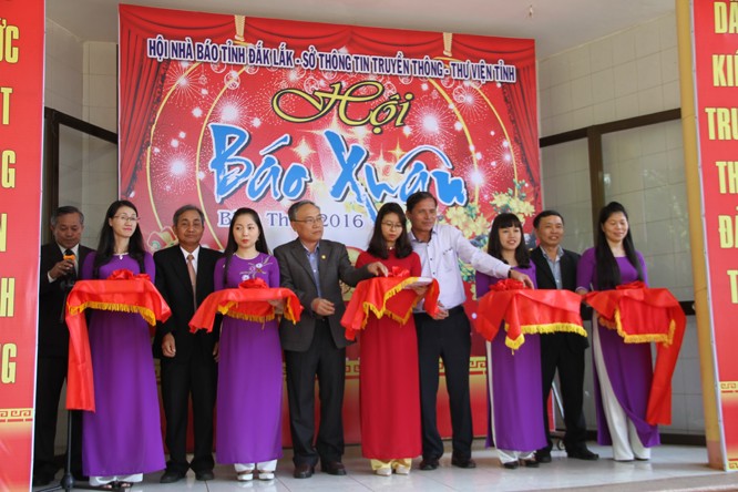 2016 Spring Newspaper Festival opens in Dak lak - ảnh 1